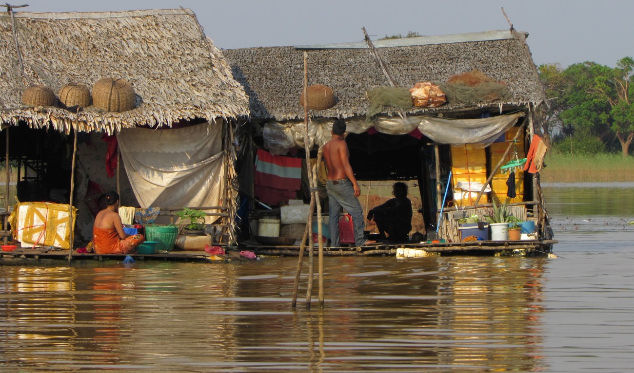 cam-floating-village-people