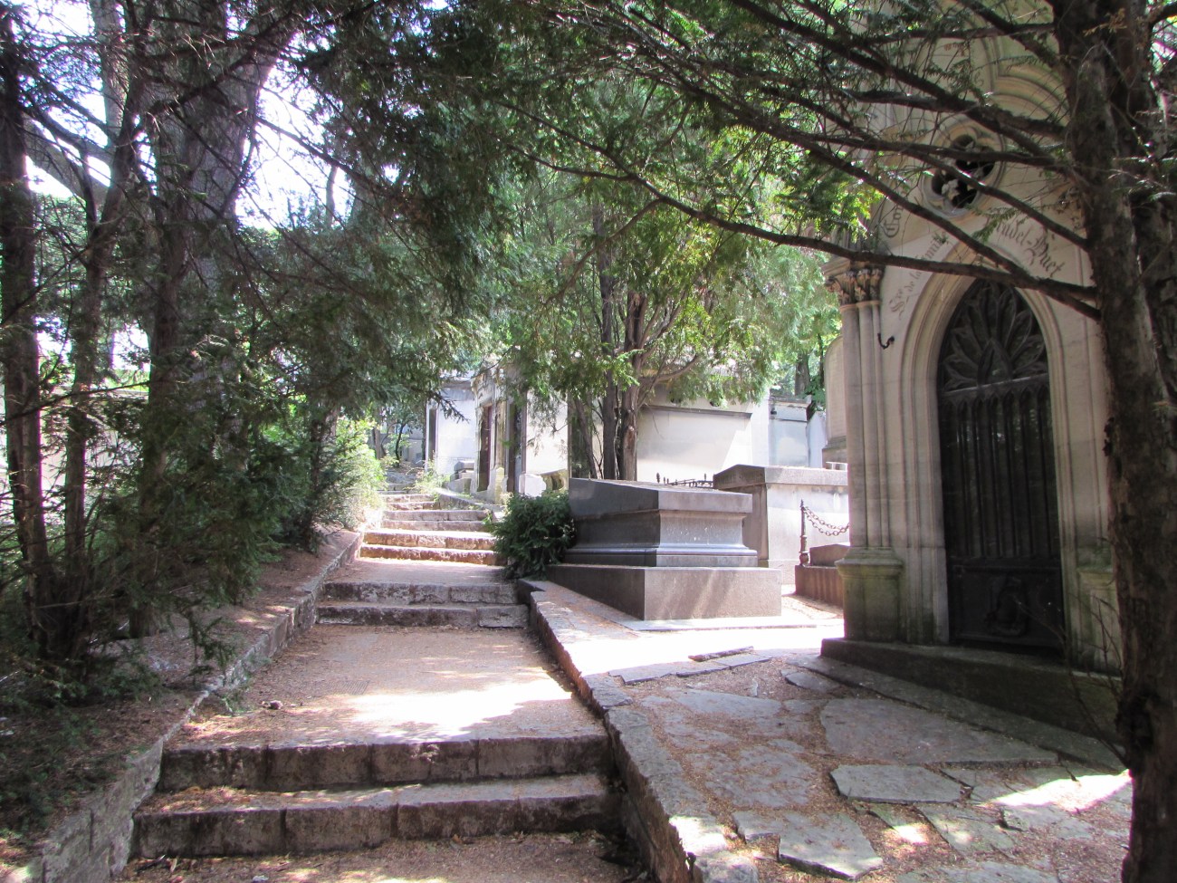 Paris Pere Lachaise cemetery (2)